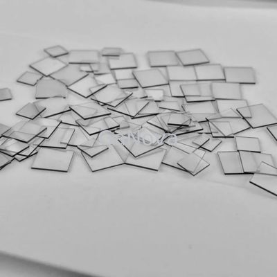 3x3mm2 0.3mm الإلكترونية الصف واحد كريستال الماس 225nm إلى الأشعة تحت الحمراء البعيدة